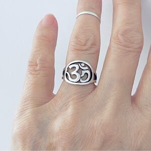 Sterling Silver Round OM Sign Ring, Silver Rings, Yoga Ring, Religious Jewelry